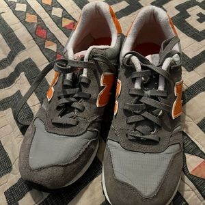 New Balance sneakers gray/orange GUC